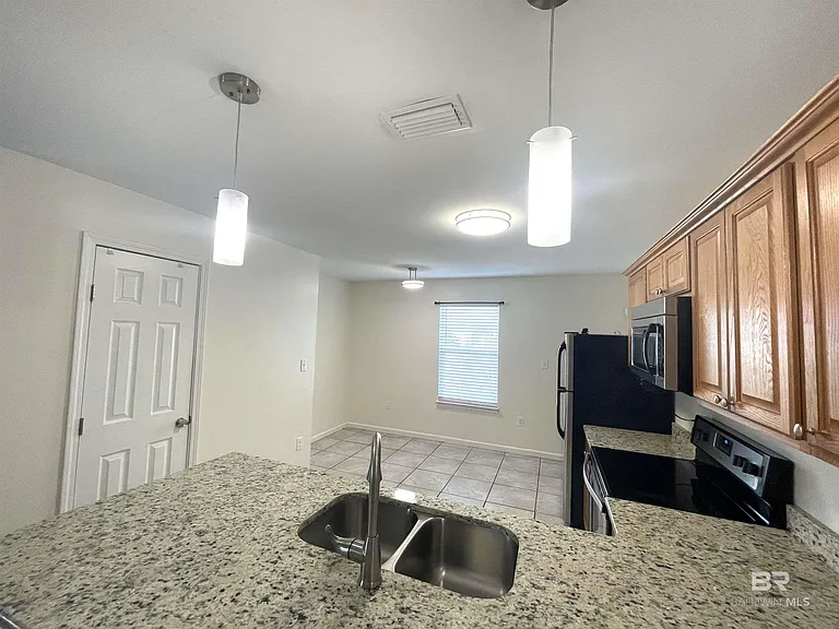 15142 Marem Dr — Photo 7