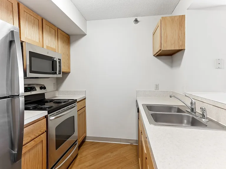 Laurel Village Apartments — Photo 67