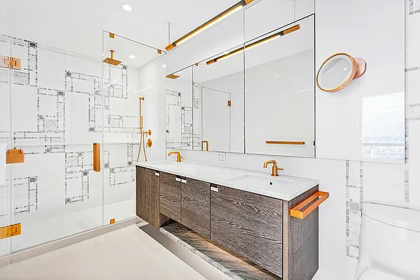 Rented by The Ariel Group Realty Corp | media 23