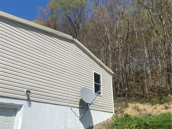 82 Sparta Rd, Prosperity, PA 15329