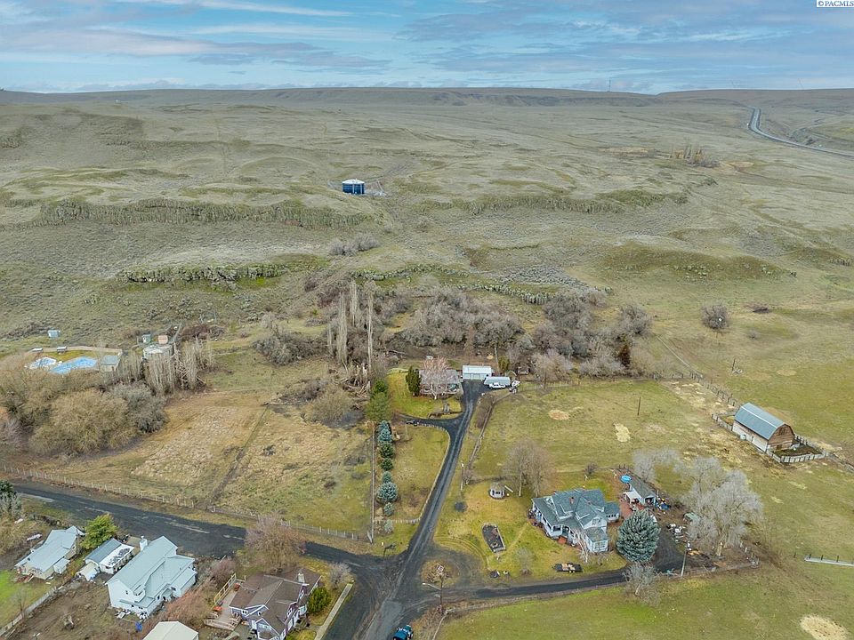 305 SW Cooper St, Washtucna, WA 99371 Zillow