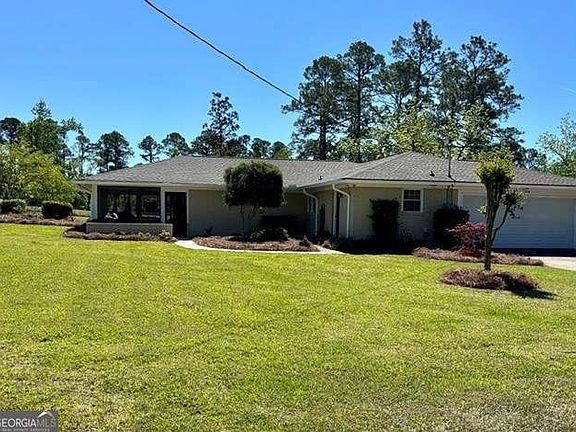 3rd image of 300 Lewis Dr