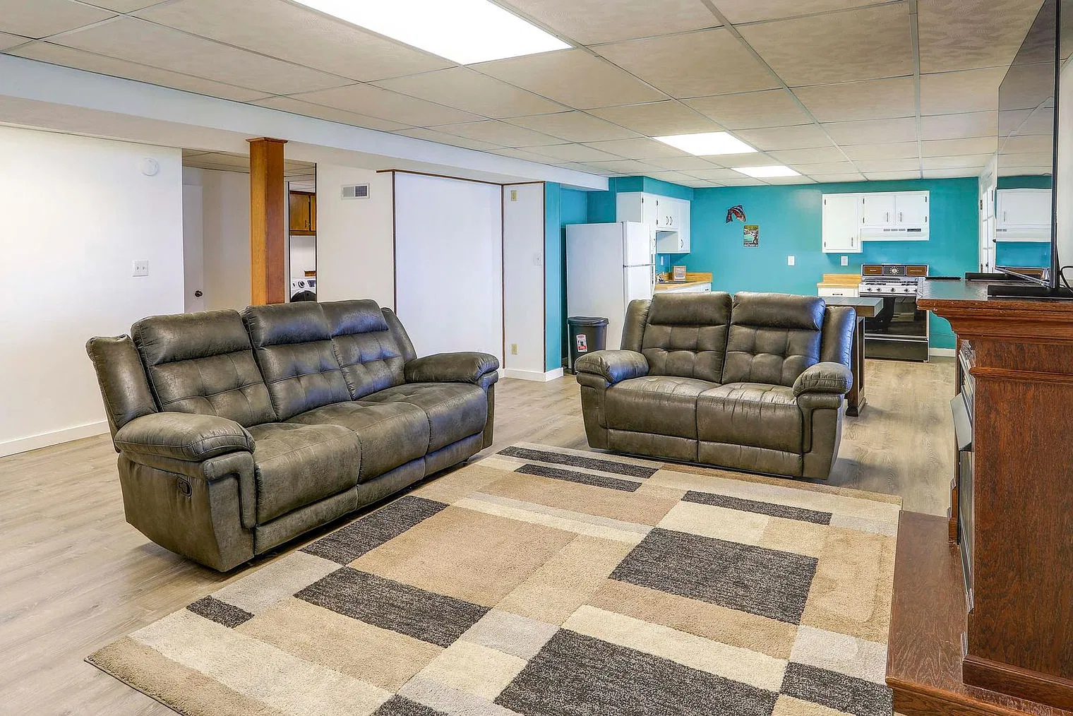3 bed, 3.0 bath, 2378 sqft, $4,531 — Photo 4