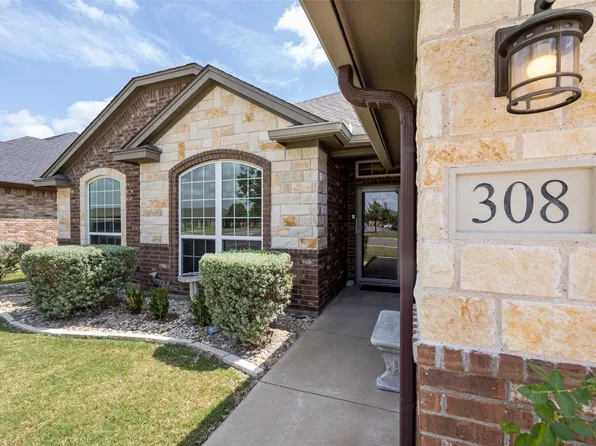 308 N Hyde Park Blvd, Cleburne, TX 76033