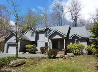 1255 Redwood Ter, Pocono Pines, PA 18350