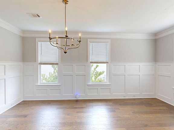4th image of 834 Lillian Park Drive