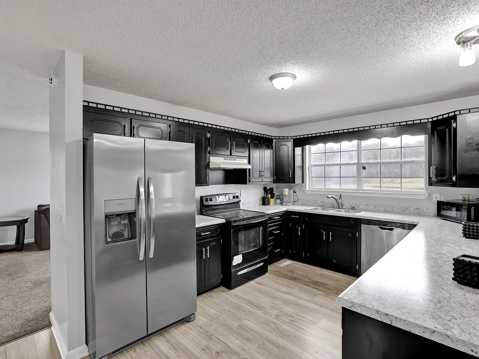 6105 County Rd 11 Apt E — Photo 1