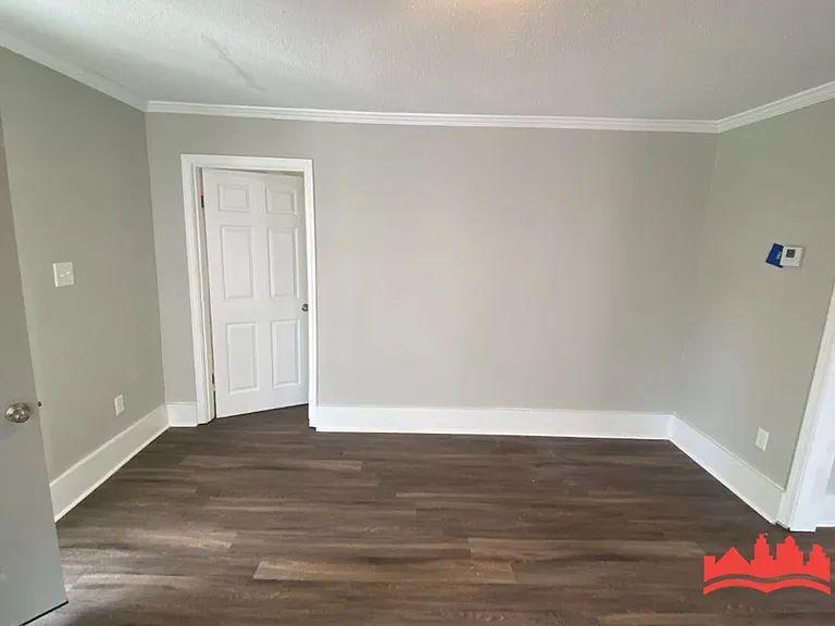 1532 Barton St — Photo 3