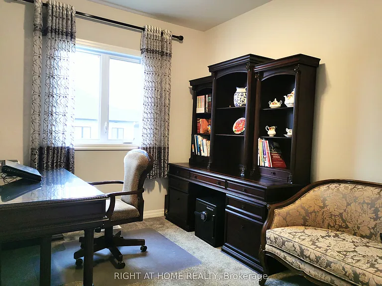 321 Lysander Pl — Photo 24