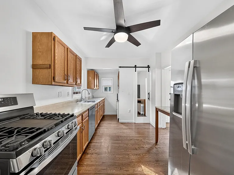 53 Henderson St — Photo 12