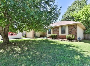 2515 N Honeysuckle Way, Springfield, MO 65802