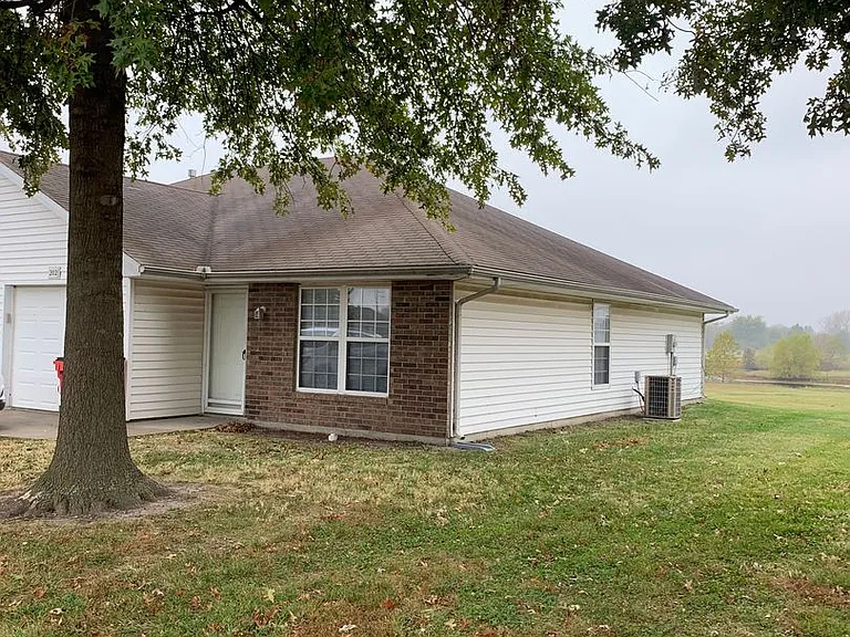 204-206 NW Parker Dr — Photo 12