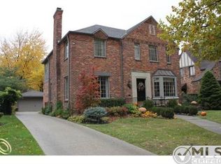 1211 Harvard Rd, Grosse Pointe Park, MI 48230