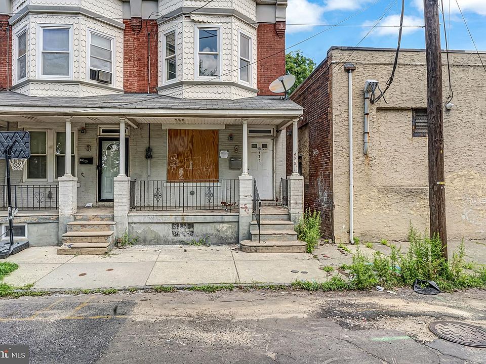 1st image of 439 Winslow St
