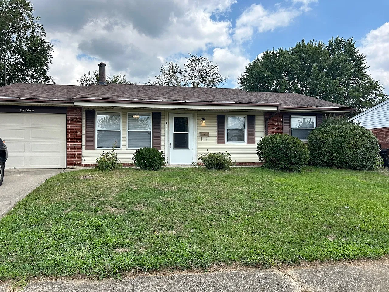 3 bed, 1.5 bath, 1000 sqft, $1,525 — Photo 1