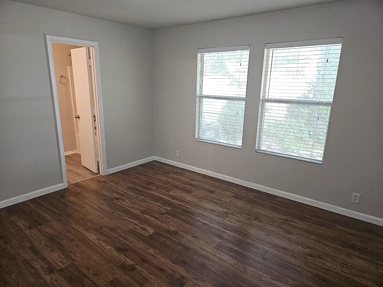912 Seven Oaks Blvd — Photo 11