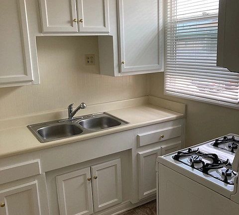 3rd image of 131.5 N Kenwood St #131.5