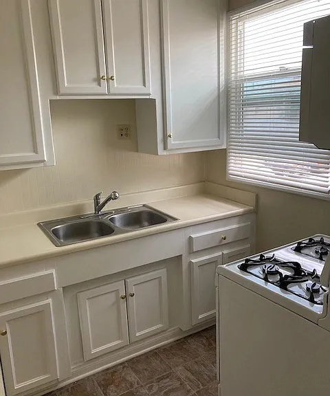 131.5 N Kenwood St #131.5 — Photo 3