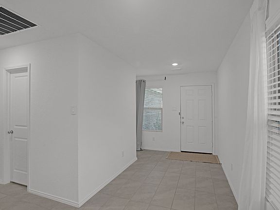 5th image of 14048 Earlham St