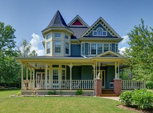 715 Kara Ln, Grafton, WI 53024