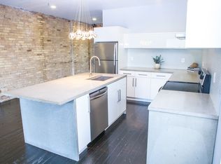 896 Dundas St #896, London, ON N5W 3A1