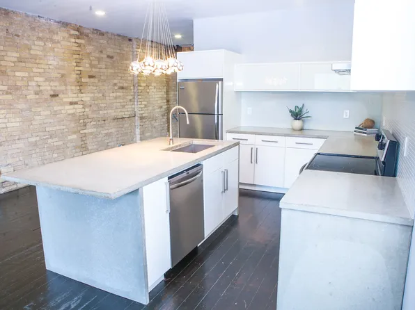 896 Dundas St #896, London, ON N5W 3A1
