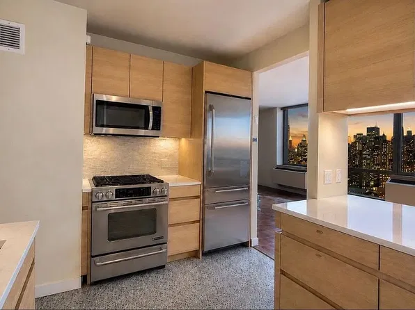 1965 Broadway APT 18H, New York, NY 10023