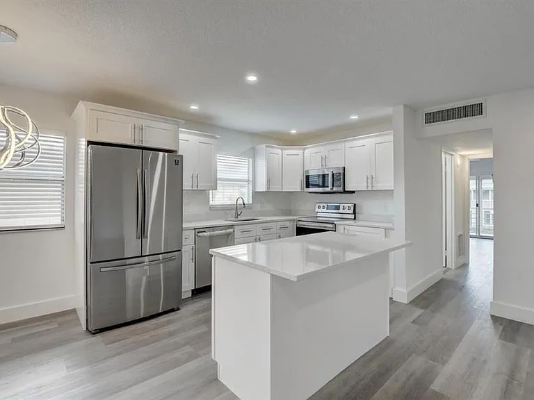 125 Brittany Way #125-C — Photo 2