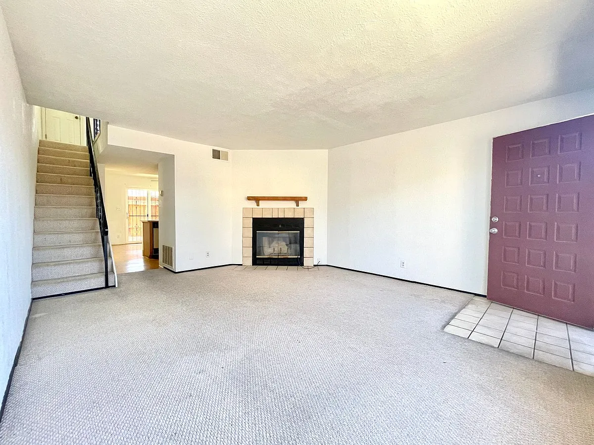 Building Photo - 3301 Monroe St NE #O158