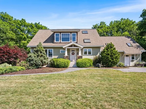 1080 Oakhill Ave, Attleboro, MA 02703
