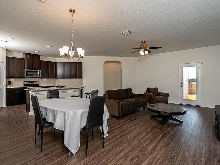 4411 Tivoli Dr — Photo 11