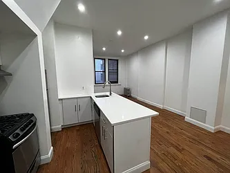 Rented by Salon Realty Corp