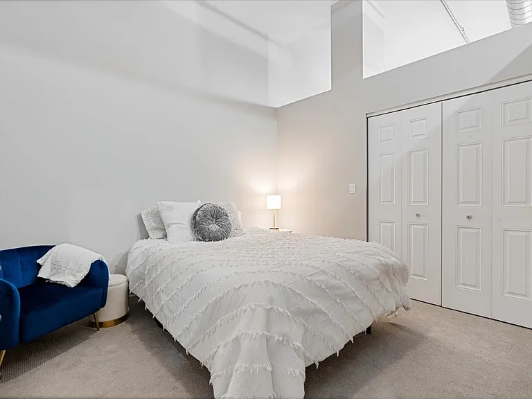 824 W Superior St #306 — Photo 10