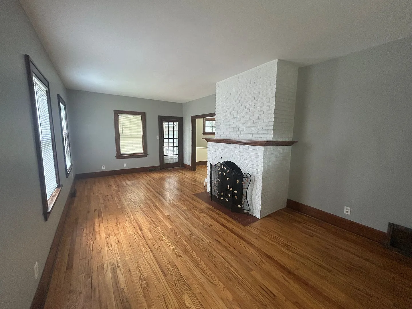Three story East End home plus basement! — Photo 4