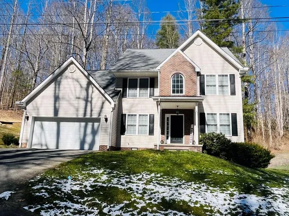 216 Skyview Dr, Beckley, WV 25801