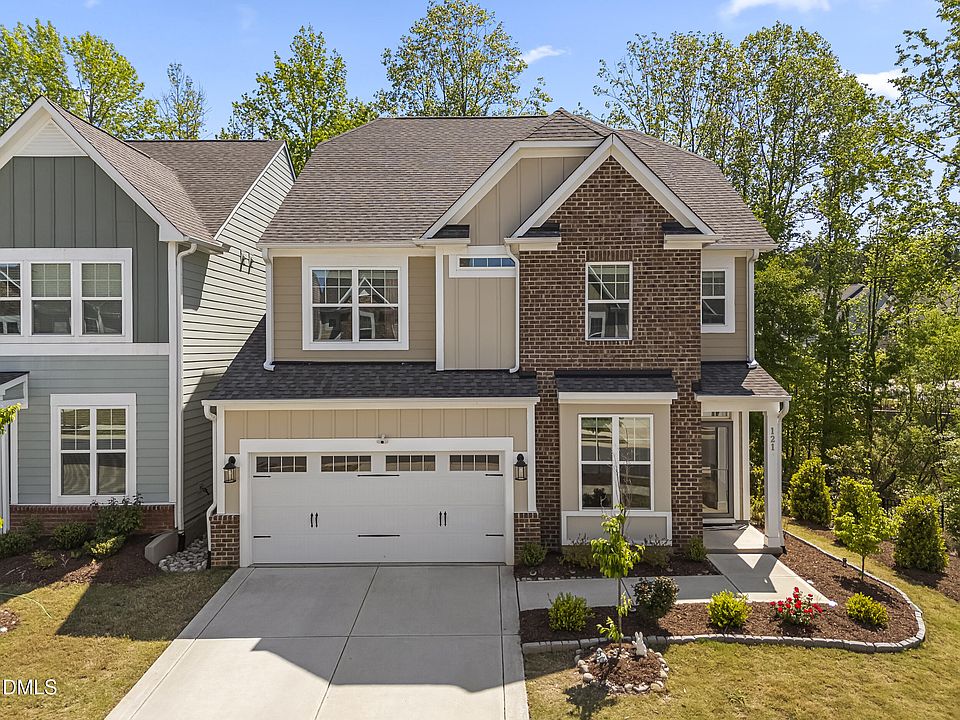 1st image of 121 Faxton Way