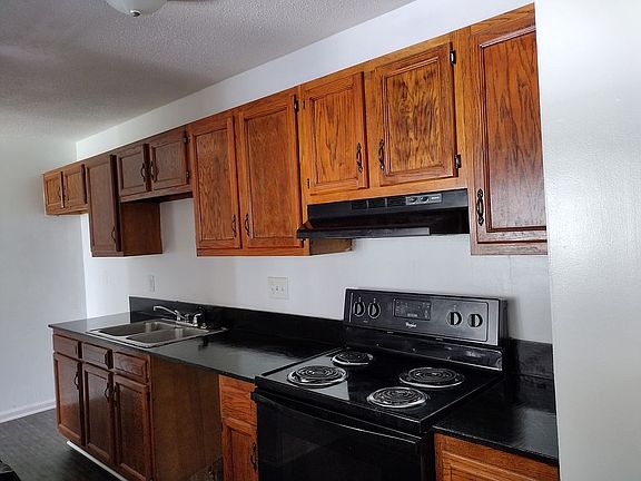 4th image of 6250 Rosecroft Dr
