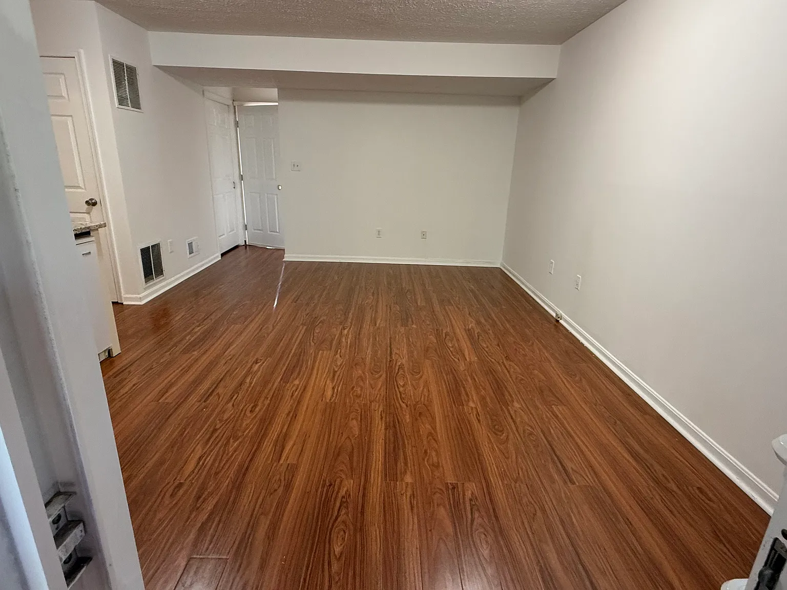 Studio, 450 sqft, $1,400 — Photo 1