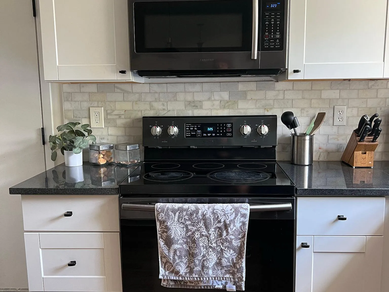 3 bed, 2.5 bath, 1248 sqft, $2,400 — Photo 2