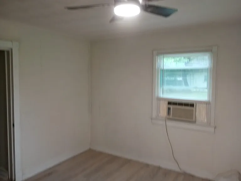 304 W Burwell St — Photo 5