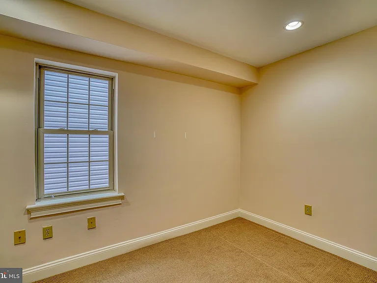 2542 W Girard Ave #2 — Photo 11