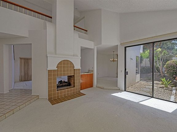 4th image of 16327 Avenida Nobleza