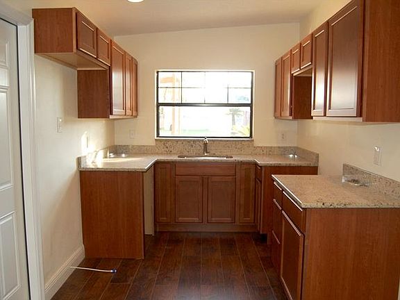 3rd image of 6701 Cocos Dr