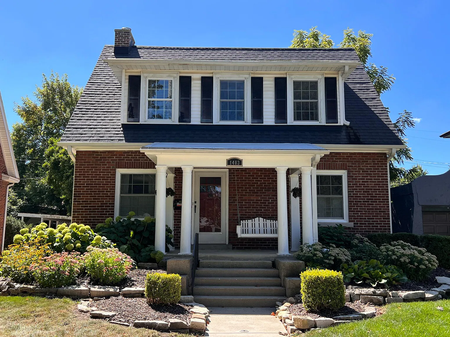 2 bed, 1.5 bath, 2088 sqft, $2,400 — Photo 1