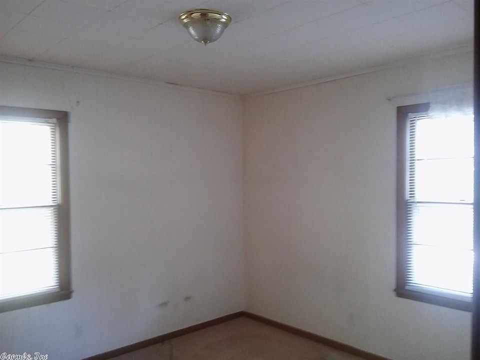 2nd image of 16 S Wichita Cir