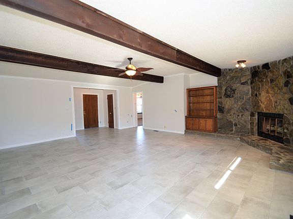 4th image of 2104 Summer Oak Dr