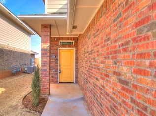 731 SW 14th St, Moore, OK 73160