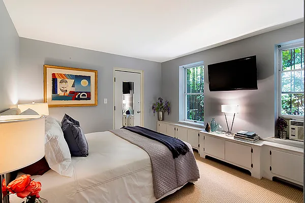 Sold by Brown Harris Stevens | media 34