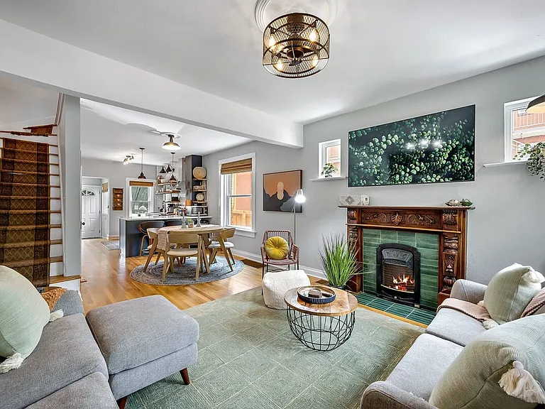 230 S Logan St — Photo 4