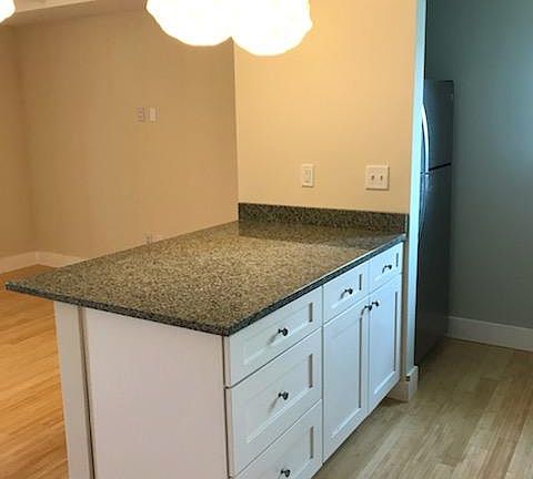 5th image of 2260 Park Ave #2C